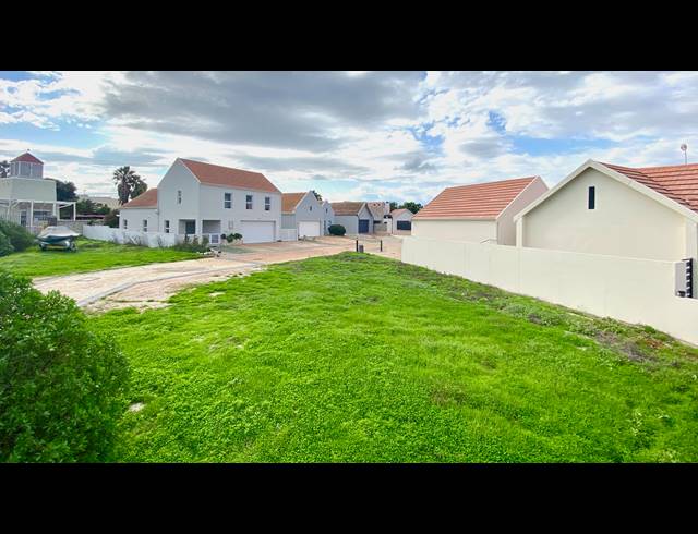 365M² VACANT LAND FOR SALE IN PORT OWEN